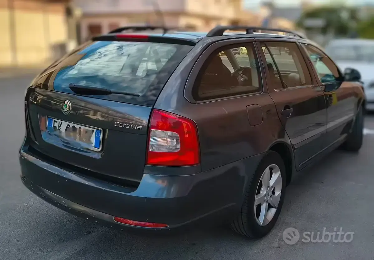 Usata Skoda Octavia 105 CV (77 kW) 2011 Verde Berlina