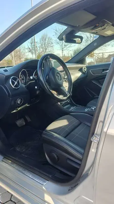 Usata Mercedes A180 Executive 109 CV (80 kW) 2017 Grigio Berlina