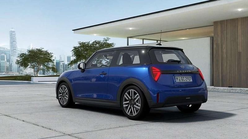 Nuova Mini Cooper Classic 114 kW (156 CV) 2026 Blazing blue Utilitaria