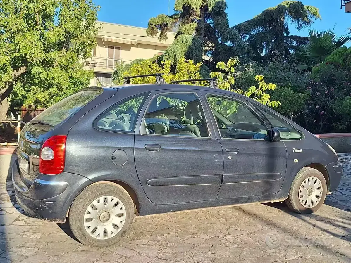 Usata Citroën Xsara Picasso 90 CV (66 kW) 2006 Grigio Monovolume