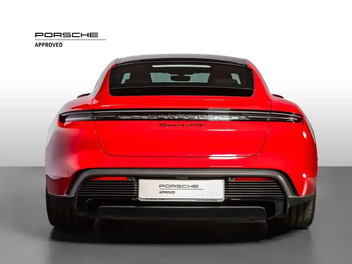 Usata Porsche Taycan GTS 161 kW (220 CV) 2025 Rosso carminio Berlina