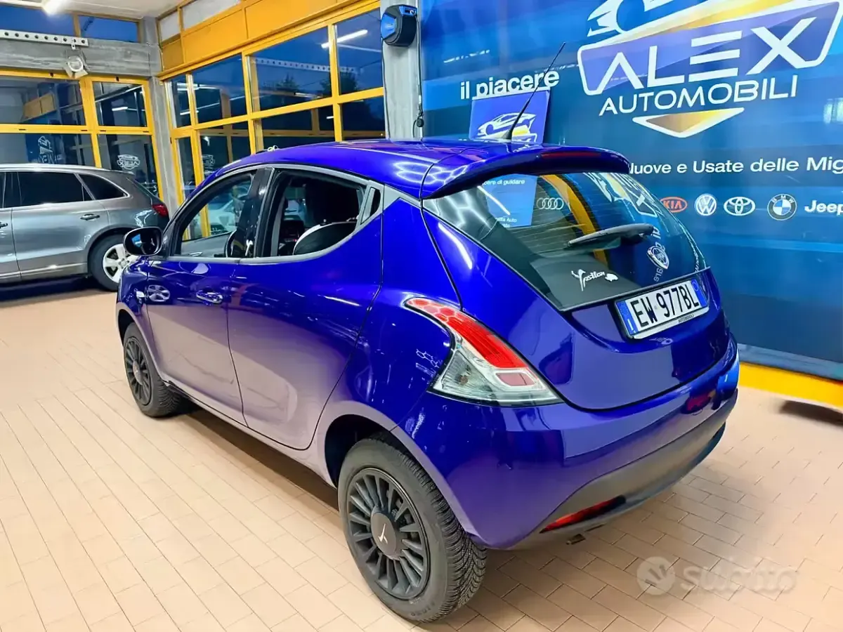Usata Lancia Ypsilon 80 CV (58 kW) 2014 Blu Utilitaria
