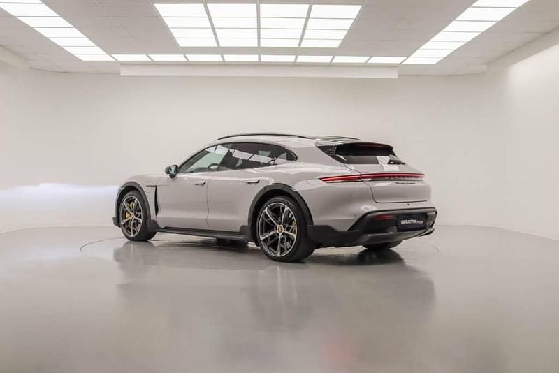 Usata Porsche Taycan Cross Turismo 459 kW (625 CV) 2021 Beige Station wagon