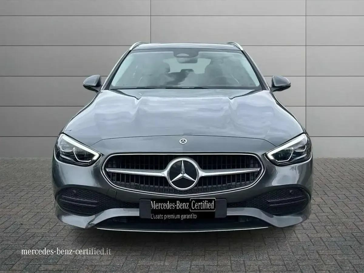 Usata Mercedes C220 200 CV (147 kW) 2022 Grigio selenite Station wagon