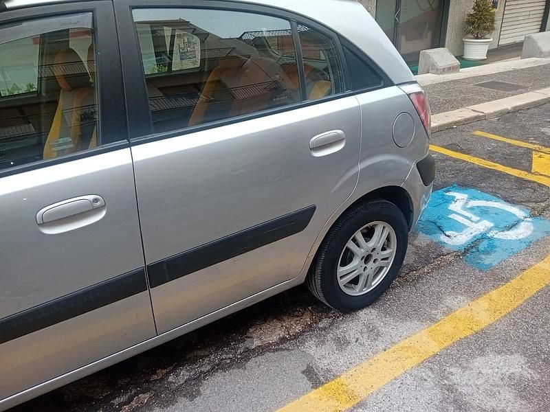 Usata Kia Rio 2005 Grigio Berlina