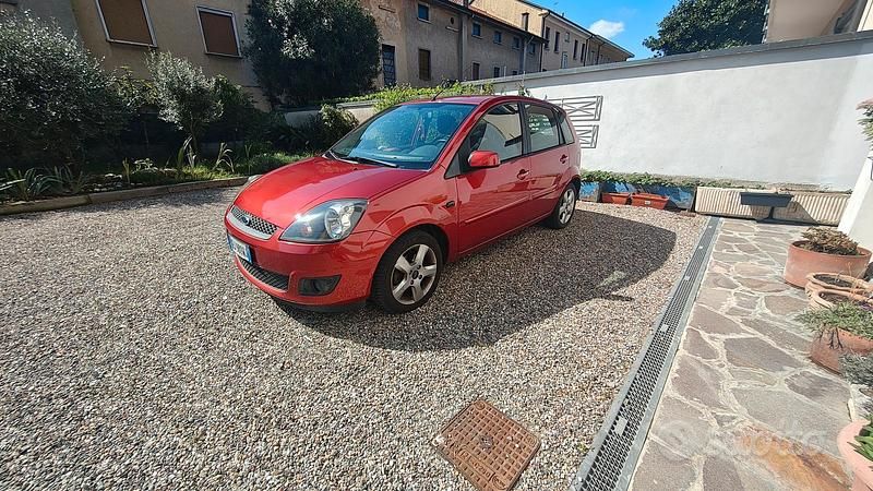 Usata Ford Fiesta 53 CV (38 kW) 2007 Utilitaria