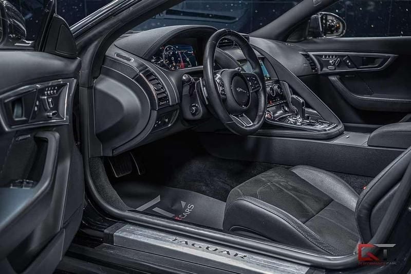 Verde Usata 2024 Jaguar F-Type R-Dynamic Coupé | 58.000 € (Buon prezzo) - Immagine 1/4