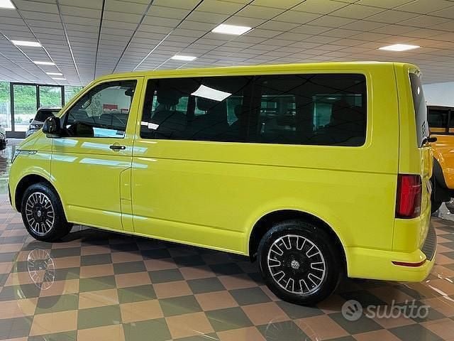 Usata VW Multivan 150 CV (110 kW) 2022 Giallo Monovolume