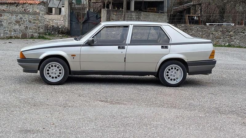 Usata Alfa Romeo 75 120 CV (88 kW) 1985 Berlina