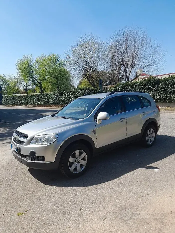 Usata Chevrolet Captiva 150 CV (110 kW) 2008 Grigio SUV