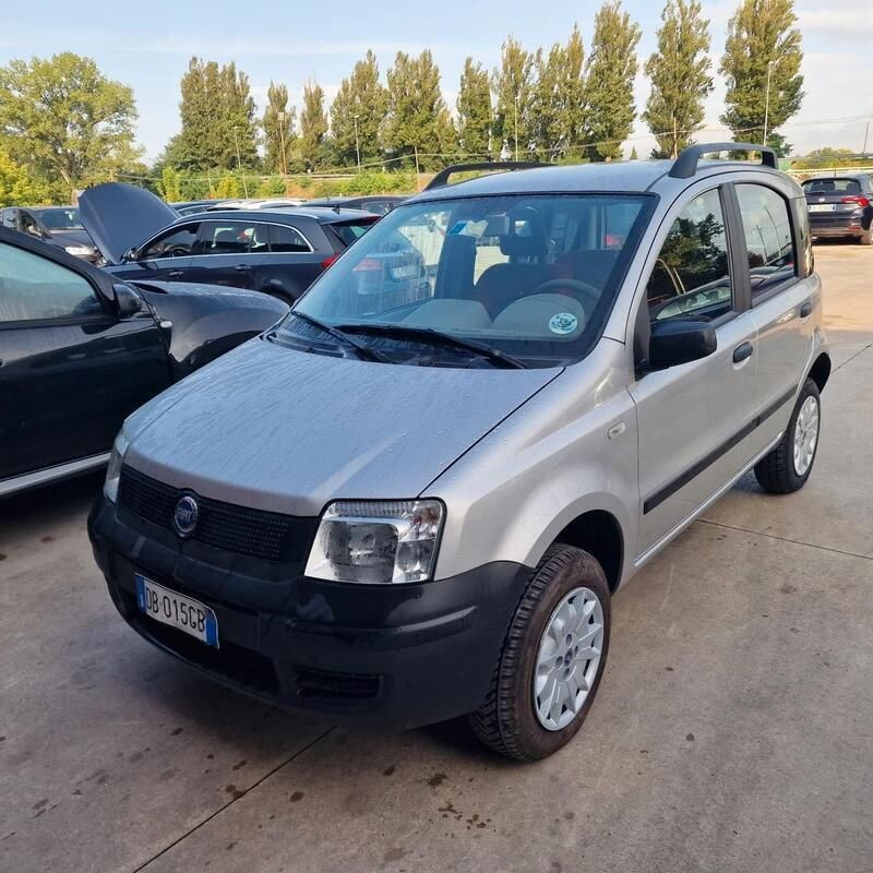 Usata Fiat Panda 4x4 Climbing 74 CV (54 kW) 2007 Grigio Utilitaria