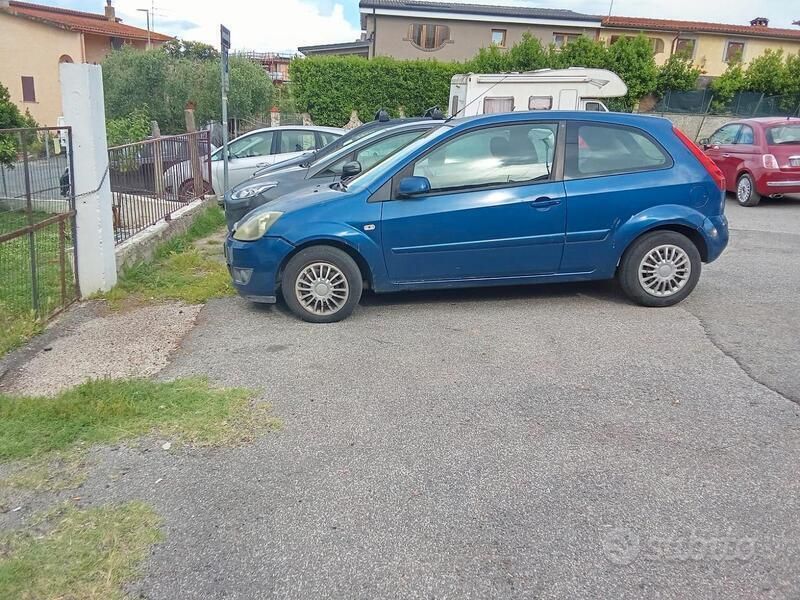 Usata Ford Fiesta 58 CV (42 kW) 2007 Blu Utilitaria