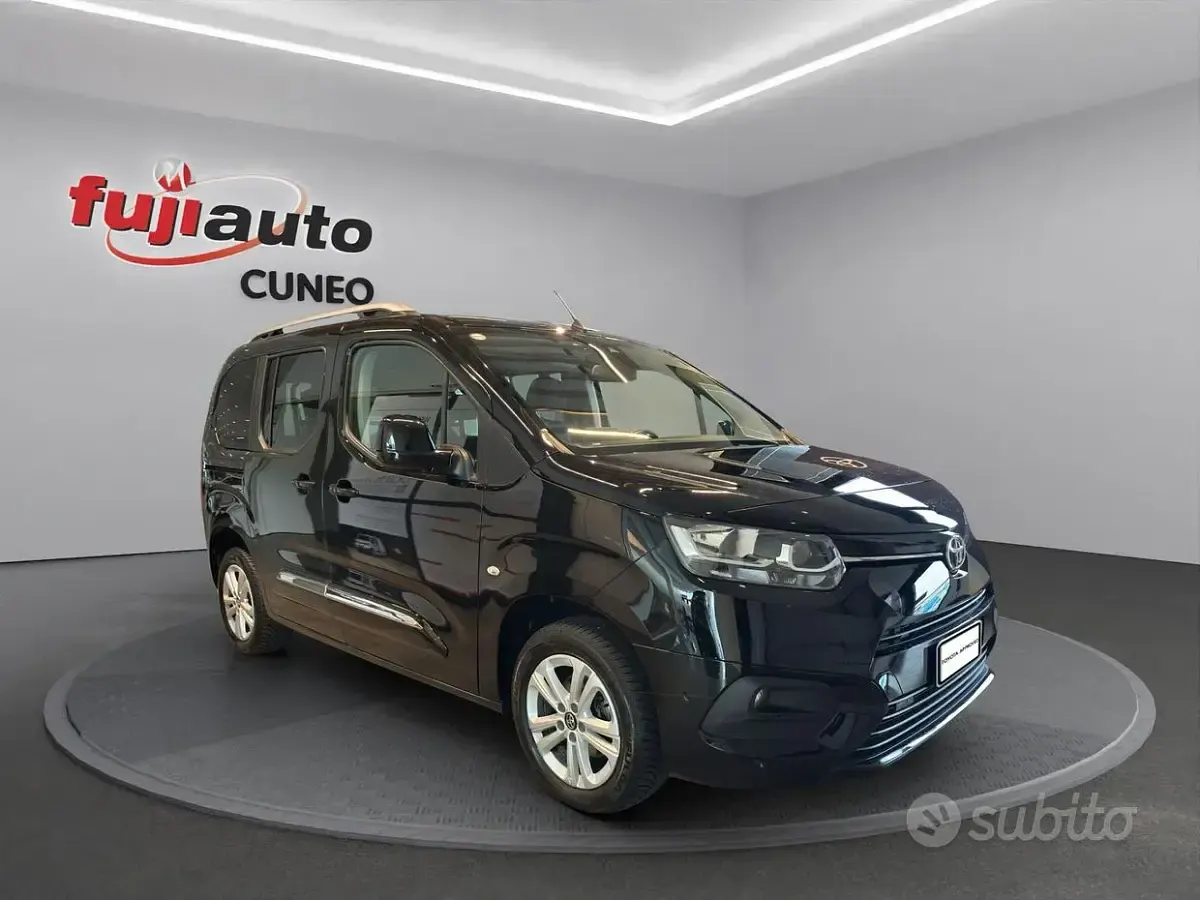 Usata Toyota Proace Verso City 100 CV (73 kW) 2021 Nero Station wagon