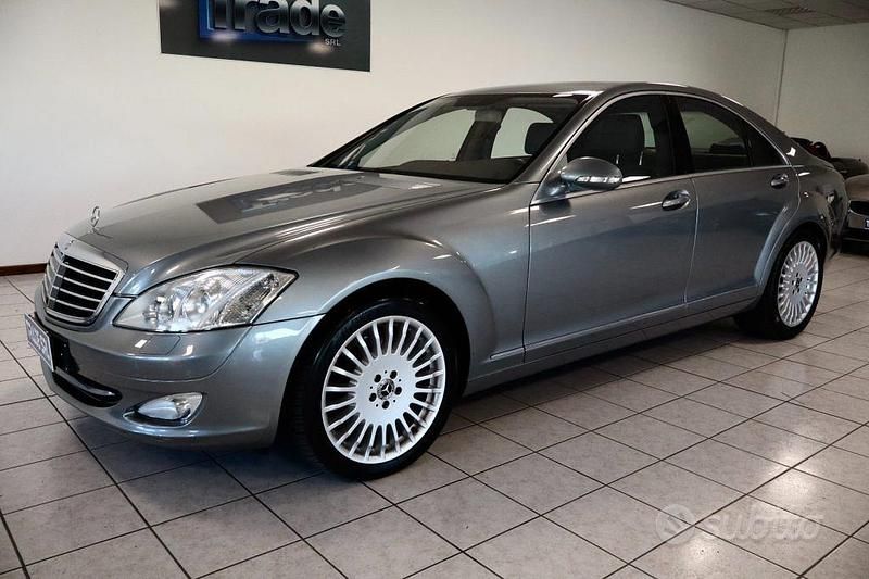 Usata Mercedes S500 386 CV (283 kW) 2007 Grigio Berlina