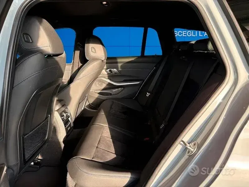Usata BMW 320e M Sport 190 CV (139 kW) 2024 Grigio Berlina