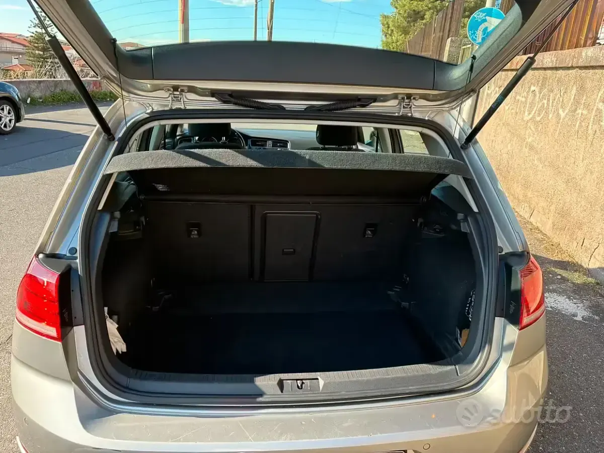Usata VW Golf VII 110 CV (80 kW) 2018 Grigio Utilitaria