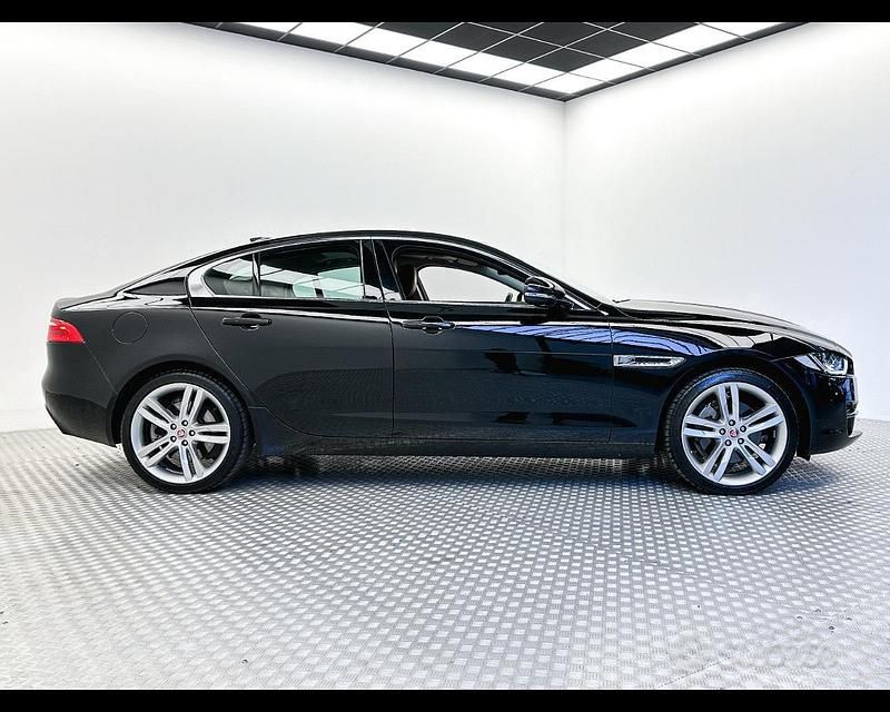 Usata Jaguar XE Prestige 180 CV (132 kW) 2016 Nero Berlina