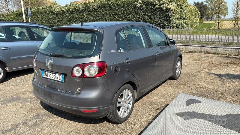 Usata VW Golf VI Comfortline 104 CV (76 kW) 2008 Grigio Utilitaria