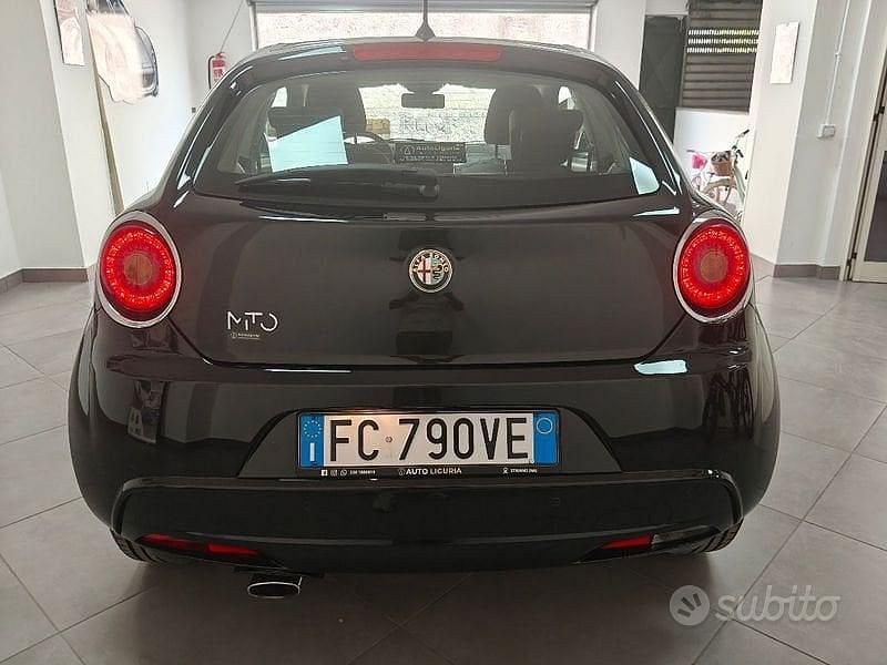 Second-hand Alfa Romeo MiTo Distinctive 78 CP (57 kW) 2016 Negru Hatchback