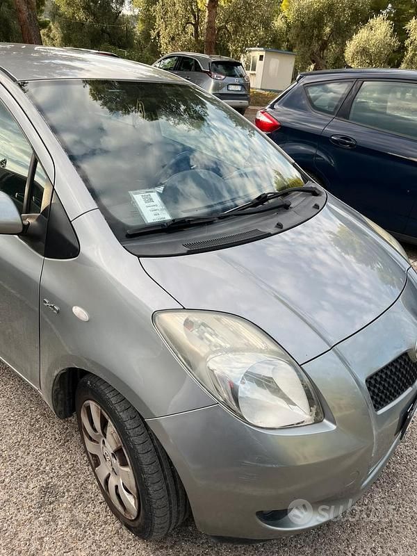 Usata Toyota Yaris 75 CV (55 kW) 2008 Bianco Berlina