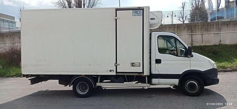 Usata Iveco Daily 170 CV (125 kW) 2013 Bianco Furgone