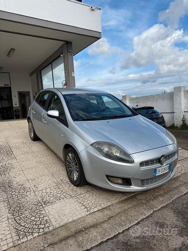 Usata Fiat Bravo 120 CV (88 kW) 2011 Giallo Utilitaria