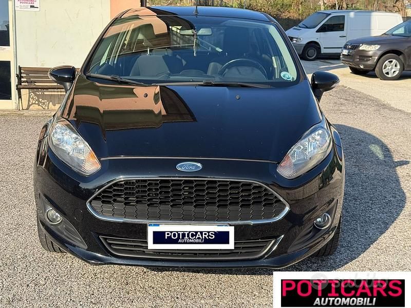 Gebraucht Ford Fiesta Business Edition 75 PS (55 kW) 2017 Schwarz Limousine