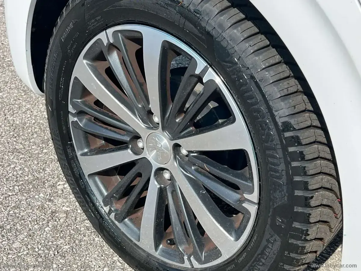 Usata Peugeot 208 Allure 75 CV (55 kW) 2018 Bianco Utilitaria