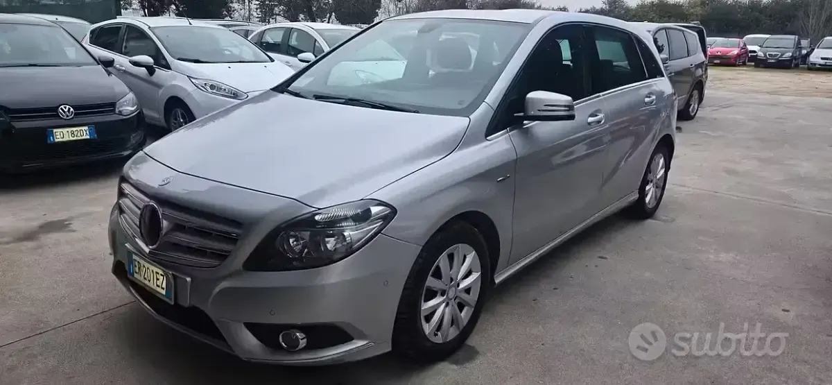 Usata Mercedes A180 Avantgarde 109 CV (80 kW) 2012 Grigio Utilitaria