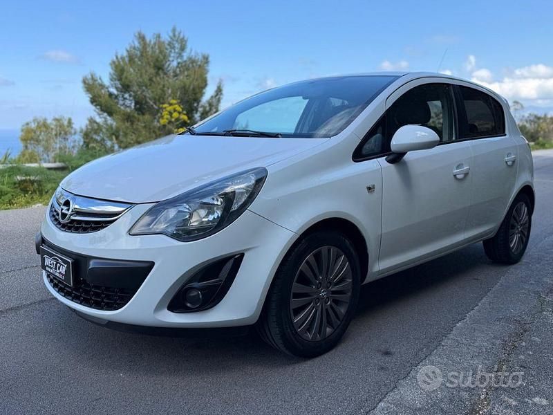 Usata Opel Corsa Edition 85 CV (62 kW) 2014 Bianco Utilitaria