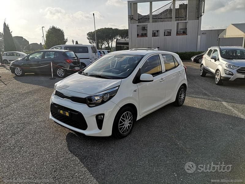 Usata Kia Picanto X-Line 65 CV (47 kW) 2022 Bianco Utilitaria