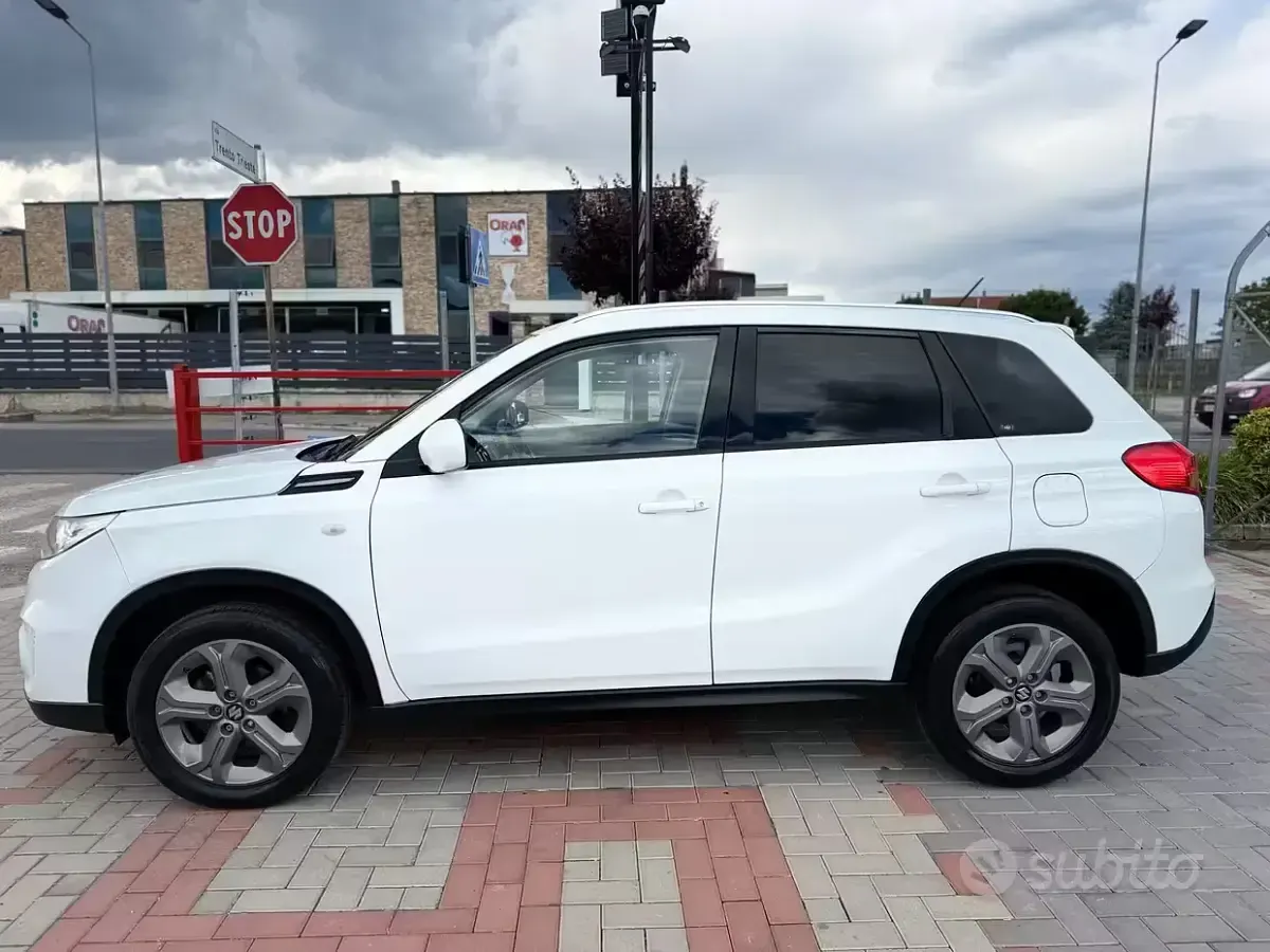 Usata Suzuki Vitara Cool 120 CV (88 kW) 2016 Bianco SUV