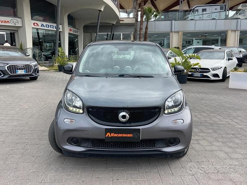 Usata Smart ForFour Passion 71 CV (52 kW) 2016 Grigio Utilitaria