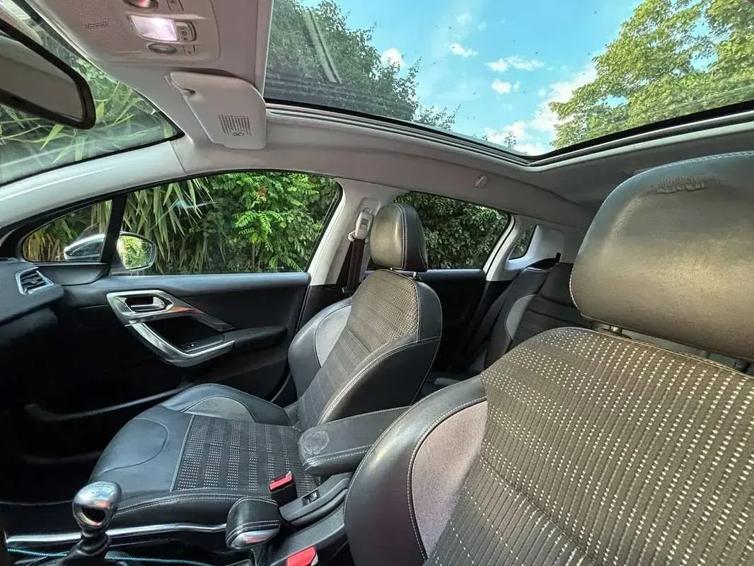 Usata Peugeot 2008 Allure 114 CV (83 kW) 2013 Bianco SUV