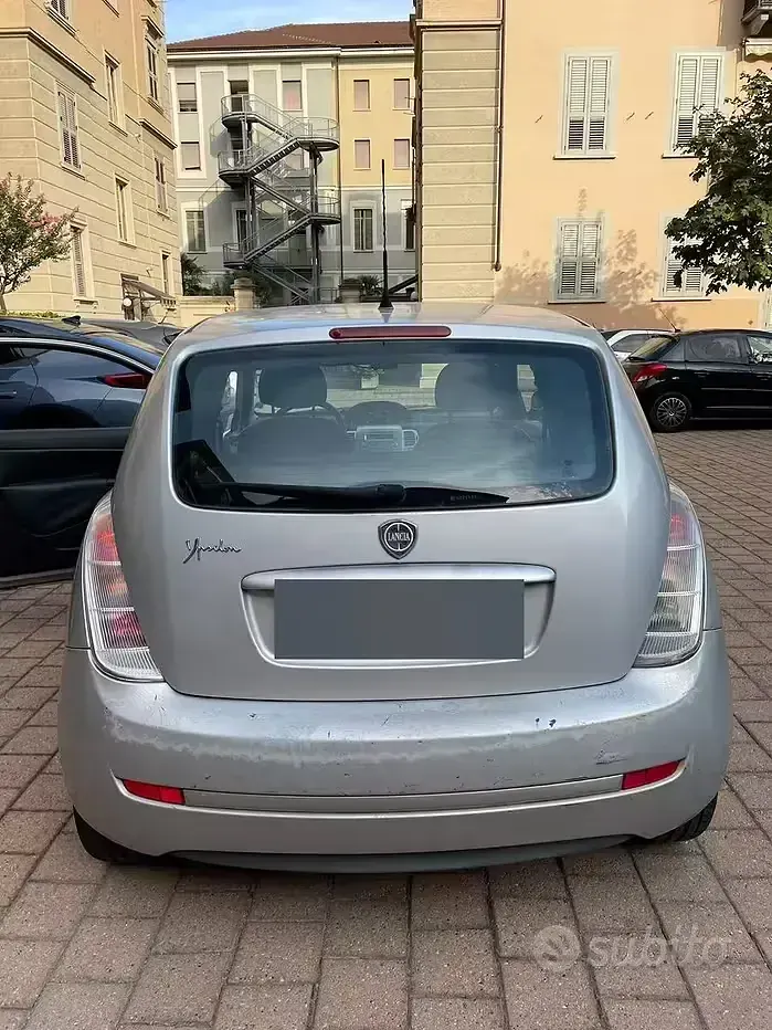 Usata Lancia Ypsilon 77 CV (56 kW) 2010 Grigio Utilitaria