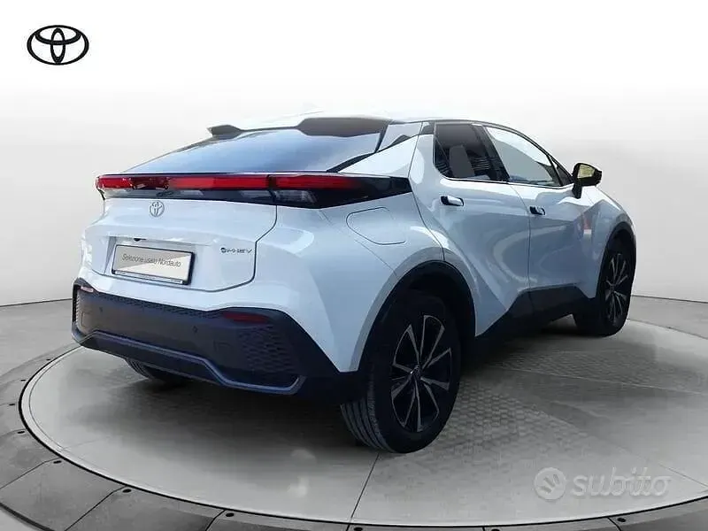 Usata Toyota C-HR Trend 223 CV (164 kW) 2025 Bianco SUV