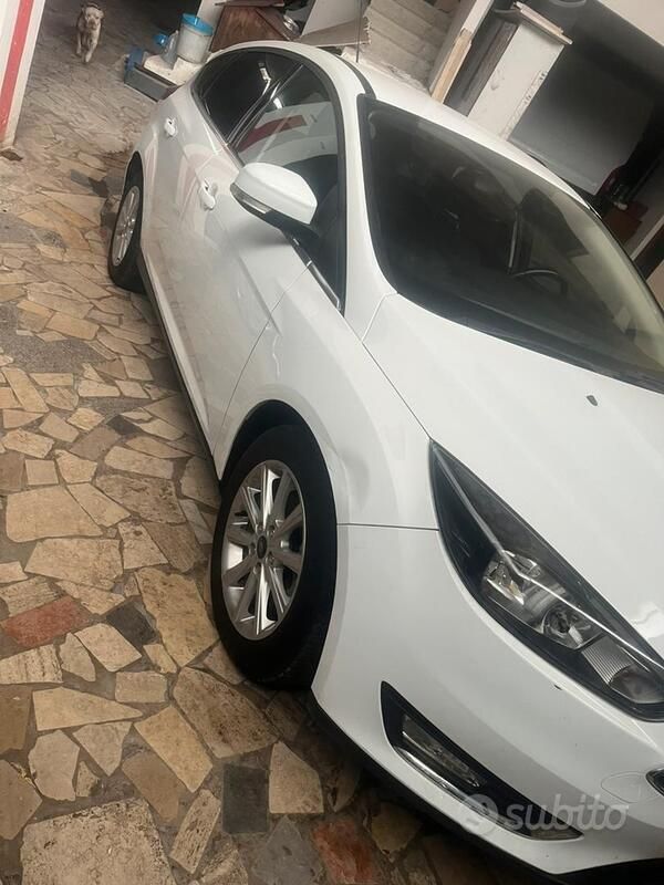Bianco Usata 2016 Ford Focus Due volumi | 7000 € (Ottimo prezzo) - Immagine 1/4