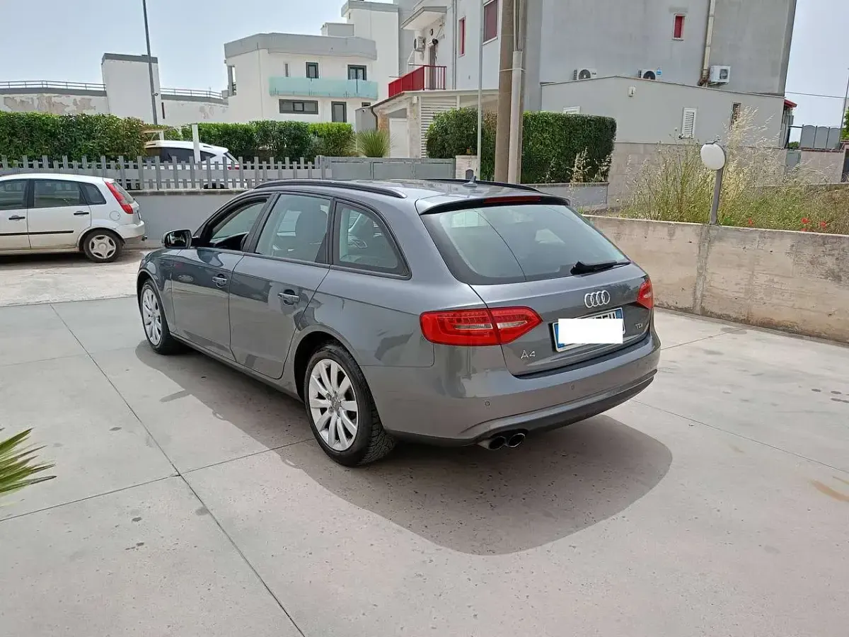 Usata Audi A4 Business Plus 177 CV (130 kW) 2013 Grigio Station wagon