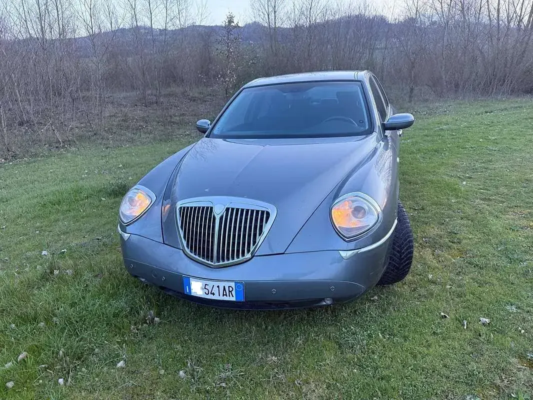 Usata Lancia Thesis 185 CV (136 kW) 2003 Argento Berlina