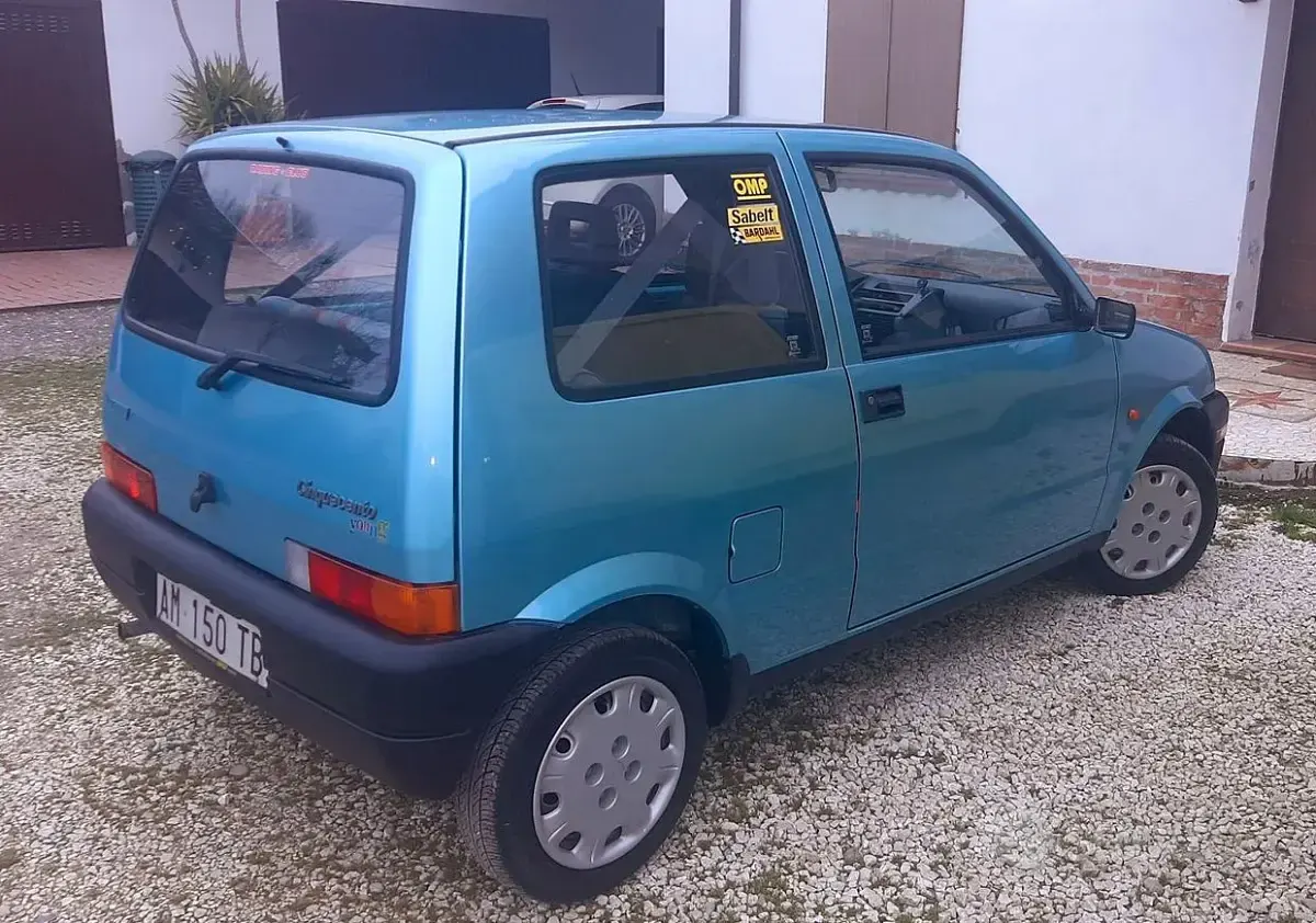Usata Fiat Cinquecento Young 39 CV (28 kW) 1997 Bluazzurro Utilitaria