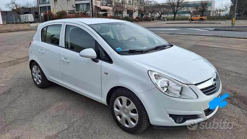 Usata Opel Corsa 58 CV (42 kW) 2009 Bianco Utilitaria