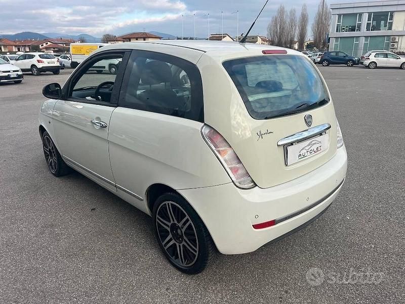 Usata Lancia Ypsilon 69 CV (50 kW) 2010 Bianco Utilitaria