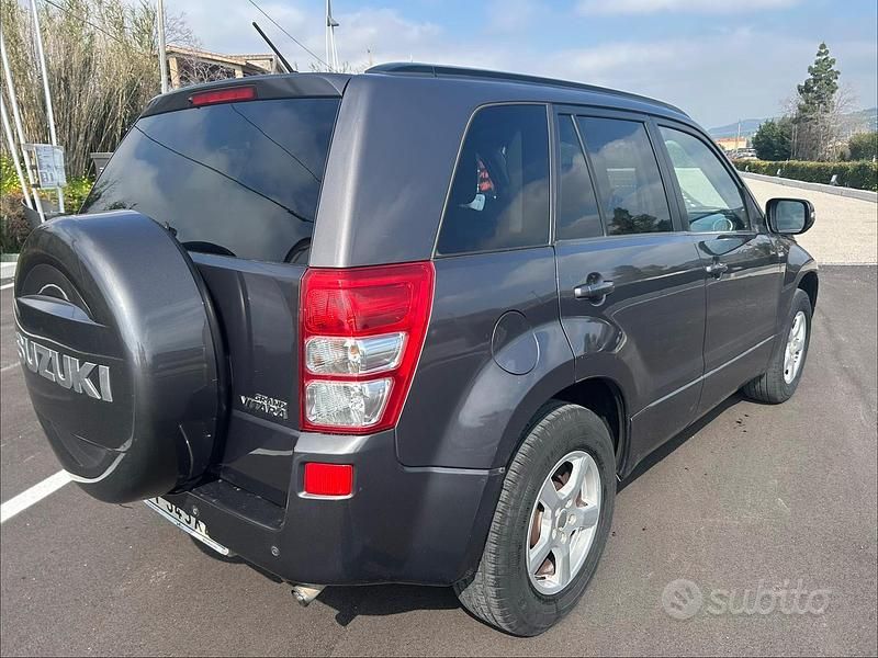 Usata Suzuki Grand Vitara 129 CV (94 kW) 2009 Grigio SUV