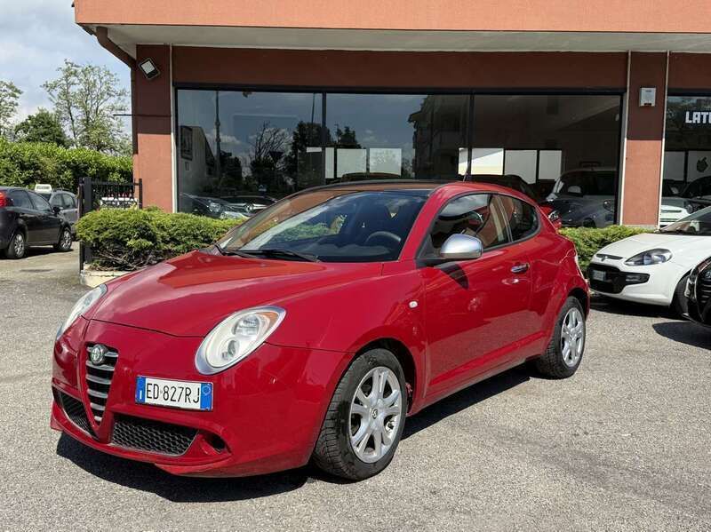 Rosso Usata 2010 Alfa Romeo MiTo Distinctive Due volumi | 3900 € (Buon prezzo) - Immagine 1/4