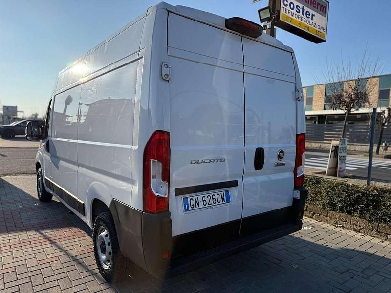 Usata Fiat Ducato 33 140 CV (102 kW) 2023 Bianco Furgone