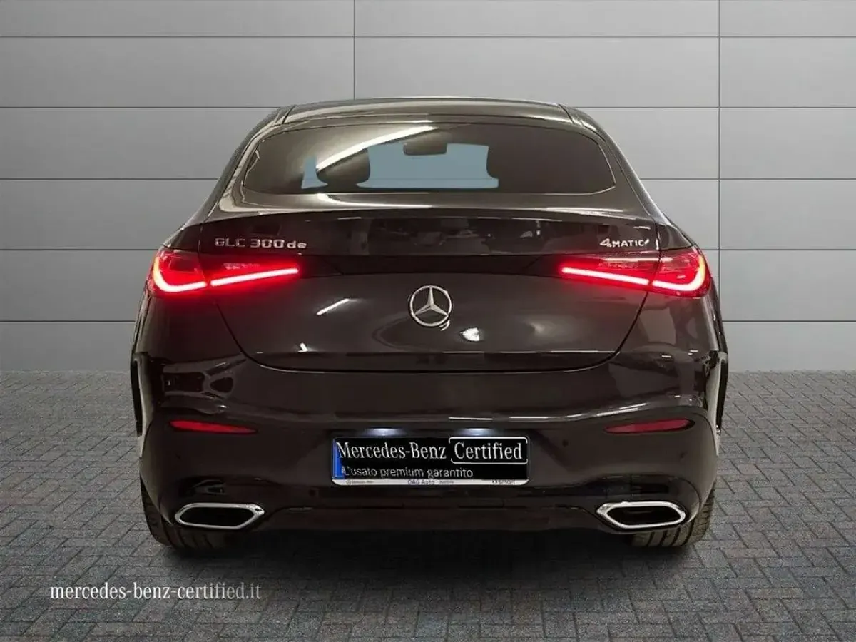 Usata Mercedes GLC300 AMG Line Premium 197 CV (144 kW) 2025 Grigio scuro SUV