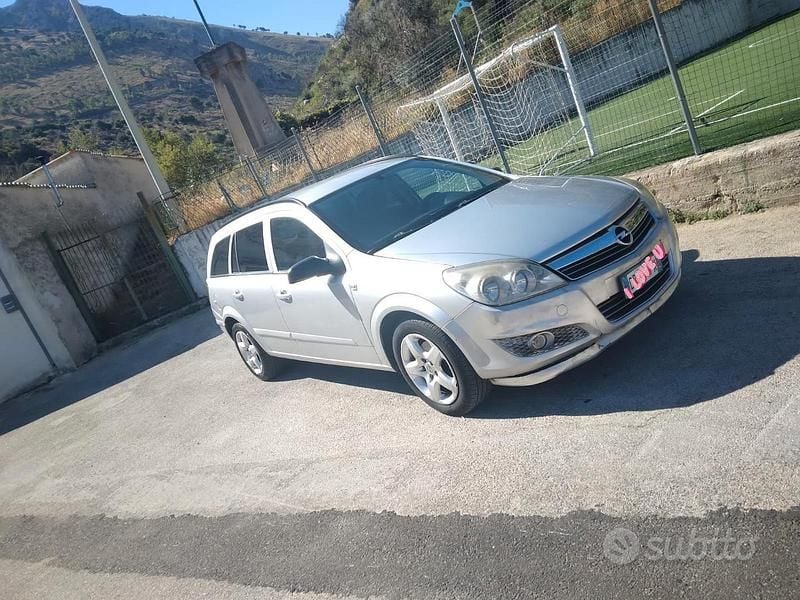 Usata Opel Astra 60 CV (44 kW) 2008 Grigio Station wagon