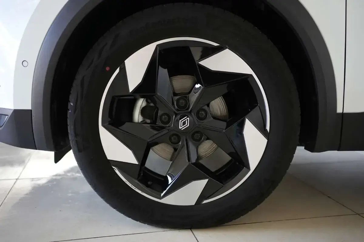Usata Renault Captur Techno 101 CV (74 kW) 2025 Bianco+tetto grigio SUV