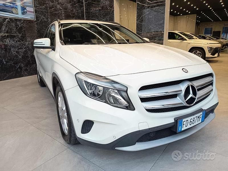Usata Mercedes GLA200 Premium 136 CV (100 kW) 2016 Bianco SUV
