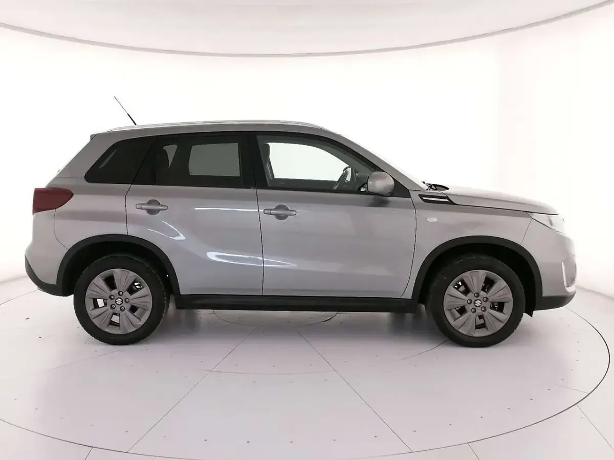 Usata Suzuki Vitara Cool 129 CV (94 kW) 2022 Argento SUV
